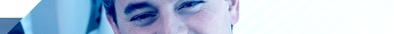 Fragmento de rostro de chico mirando sonriente al frente